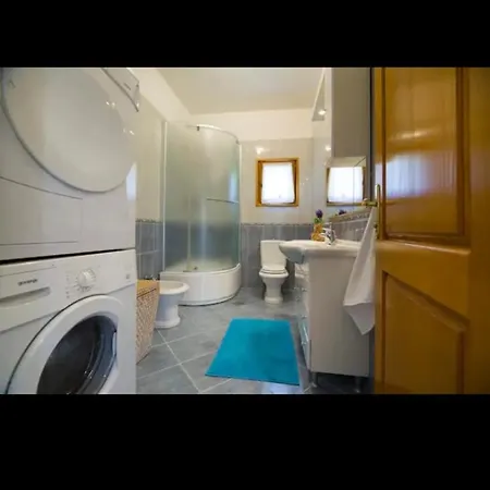 Apartmant By The River With Jacuzzi Apartament