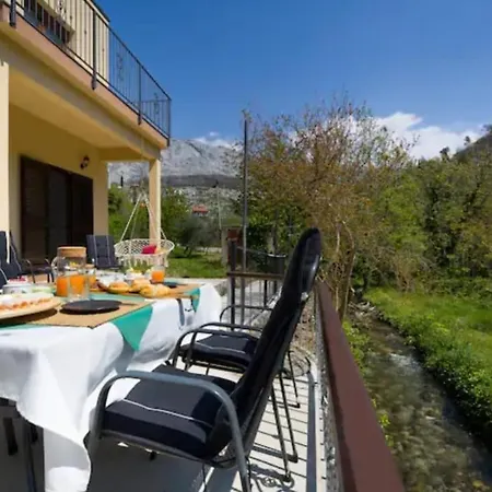 Apartament Apartmant By The River With Jacuzzi